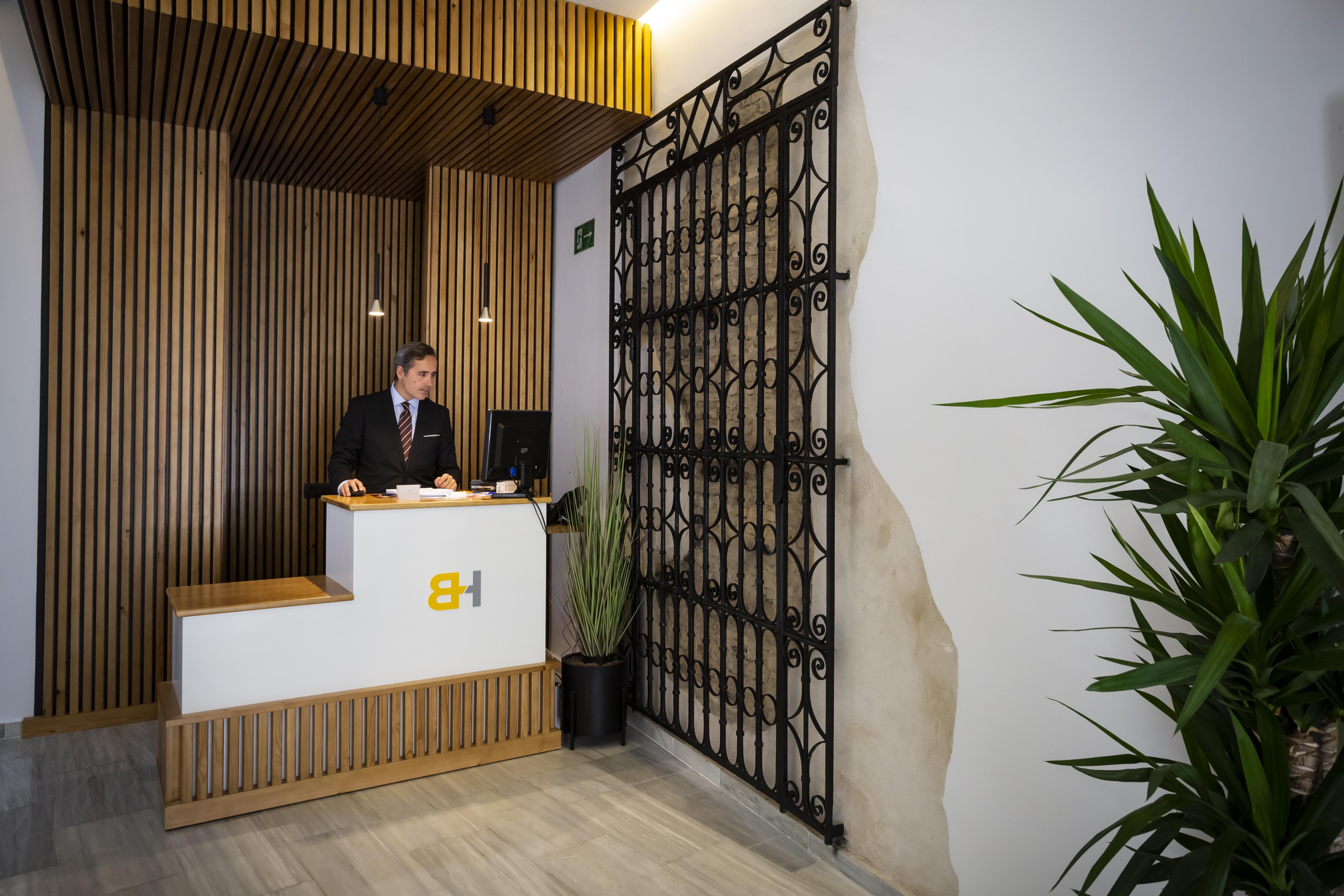 Basic Hotel Sevilla Catedral 外观 照片