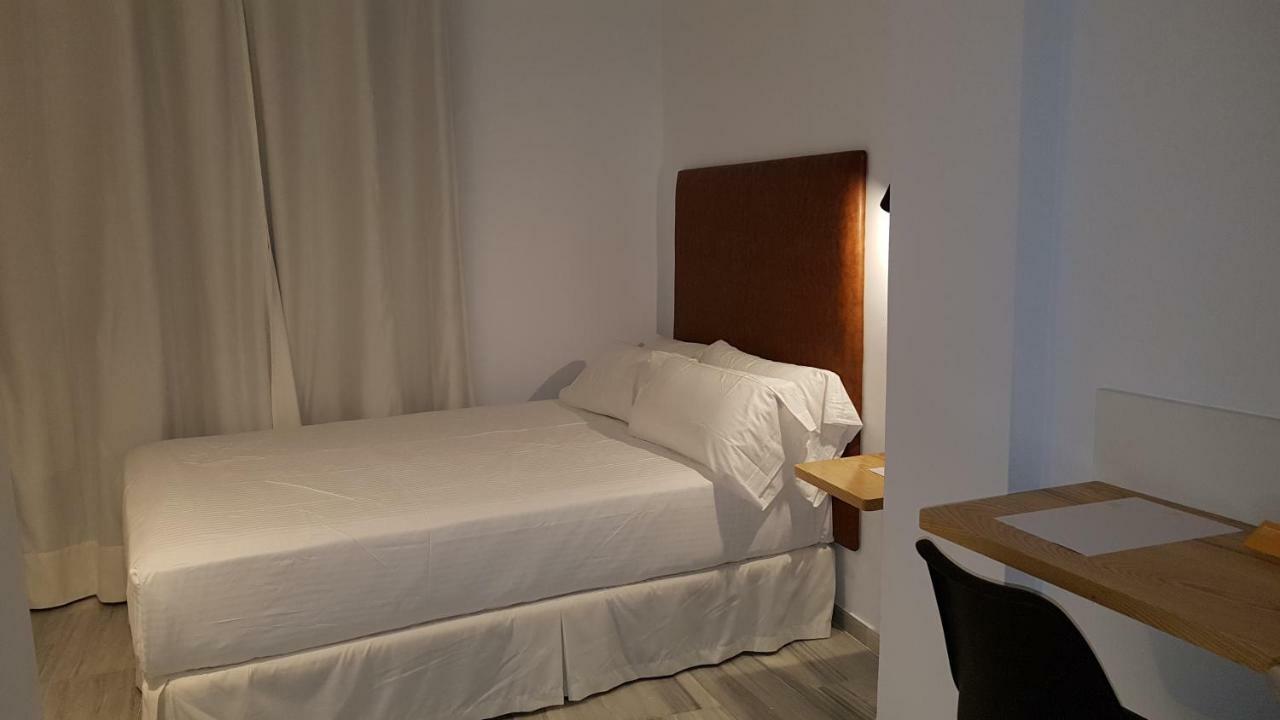 Basic Hotel Sevilla Catedral 外观 照片