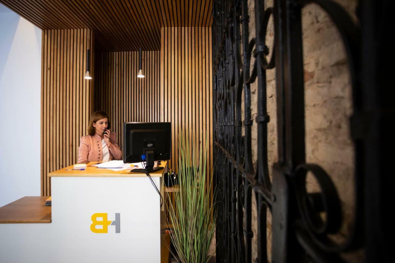 Basic Hotel Sevilla Catedral 外观 照片